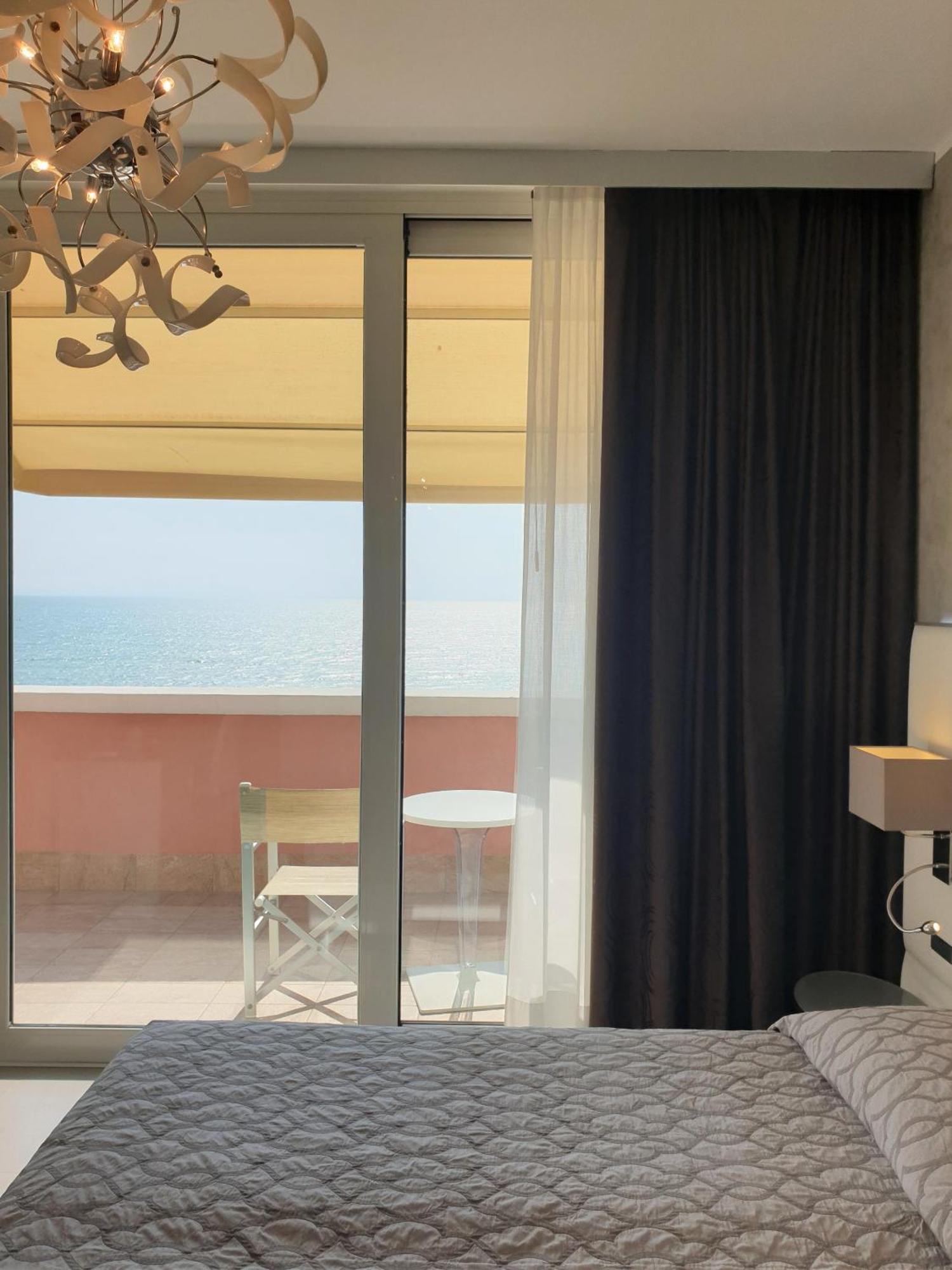 Grande Albergo Marin Lignano Sabbiadoro Eksteriør billede